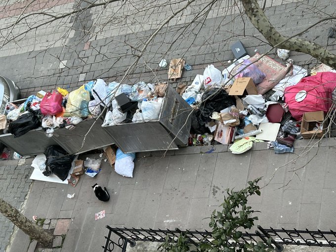 Maltepe Belediyesine Vatandaşlardan Çöp Tepkisi