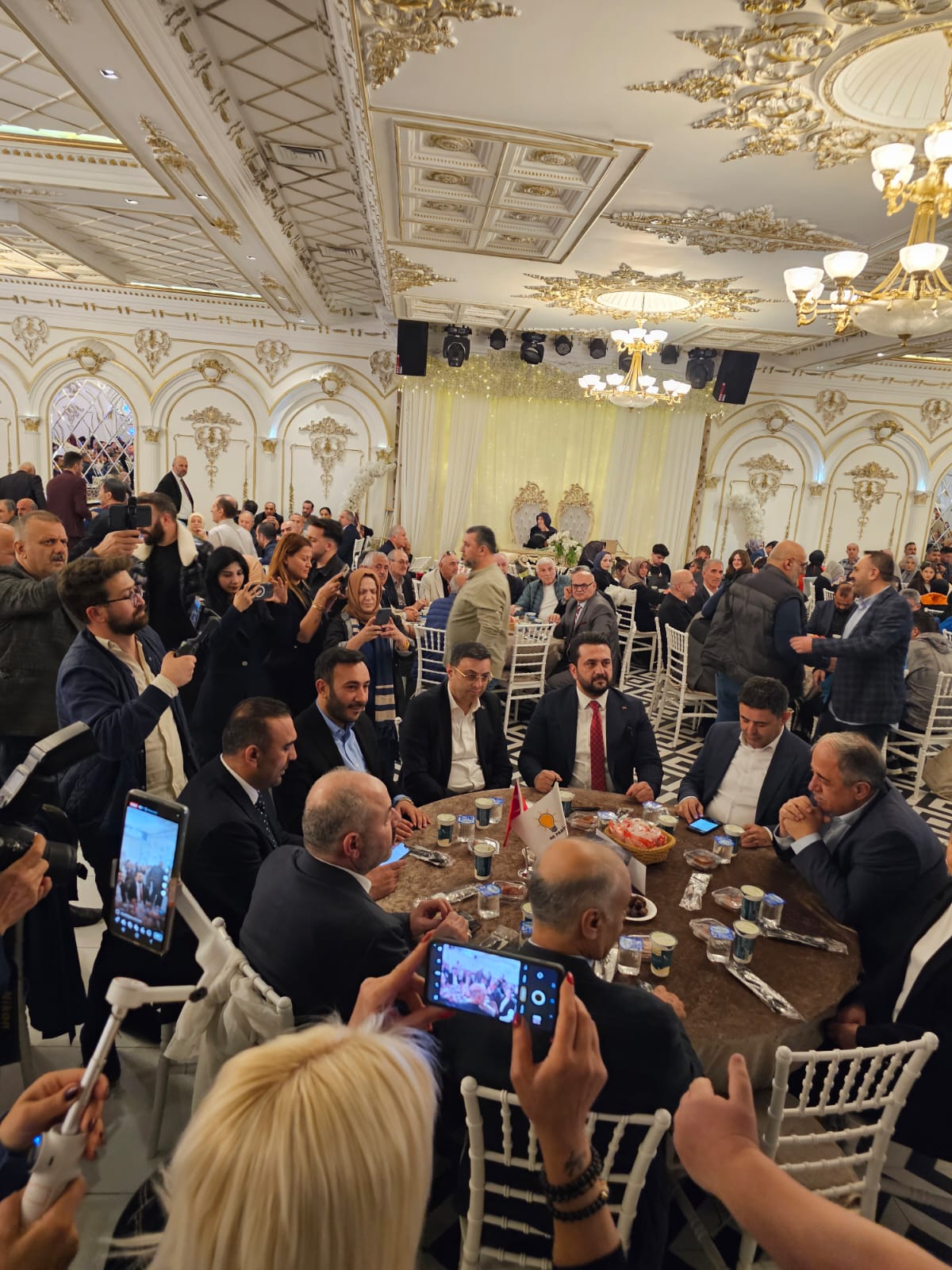 Ak Parti Kartal “VEFA” İftarına Yoğun Katılım