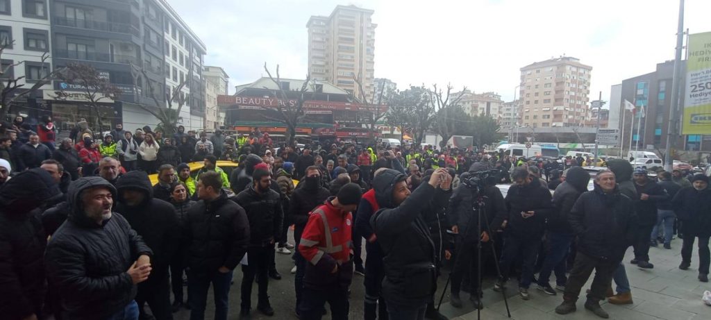MALTEPE BELEDİYESİ İŞÇİLERİNDEN 1 GÜNLÜK EYLEM