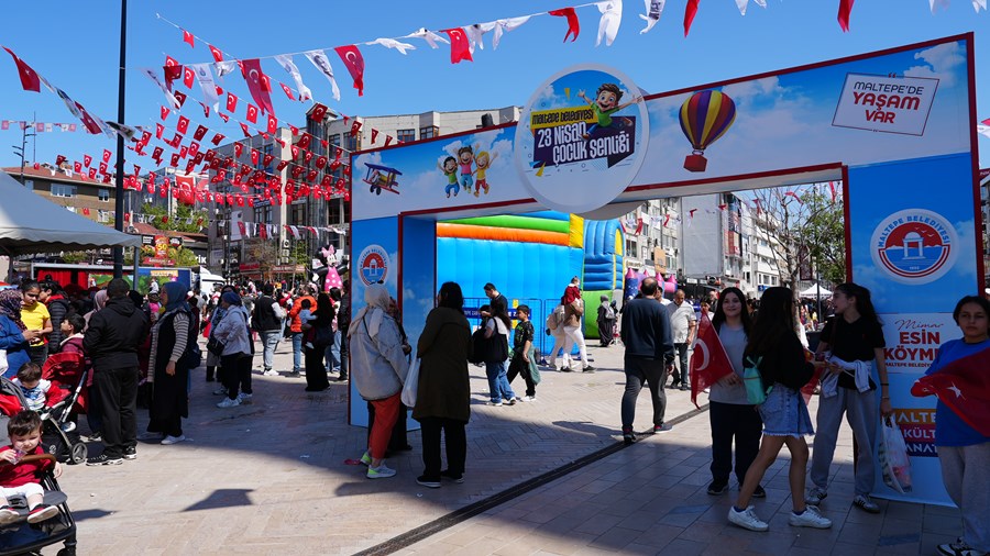 Maltepe’de 23 Nisan Kutlamaları Yapıldı