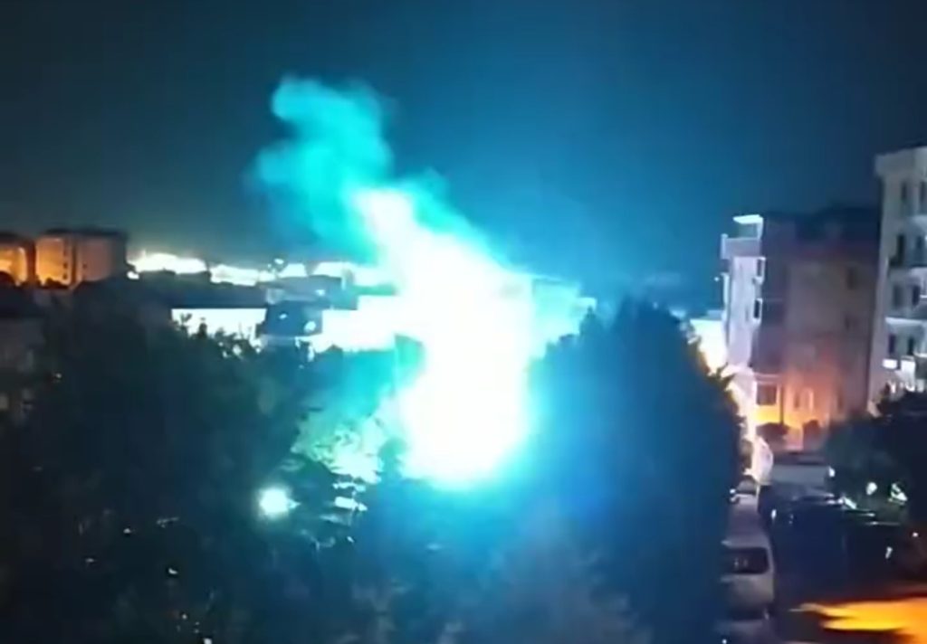 Pendik Esenyalı’da Elektrik Direğinde Korkutan Olay! Maltepe Tv – Maltepe Haber
