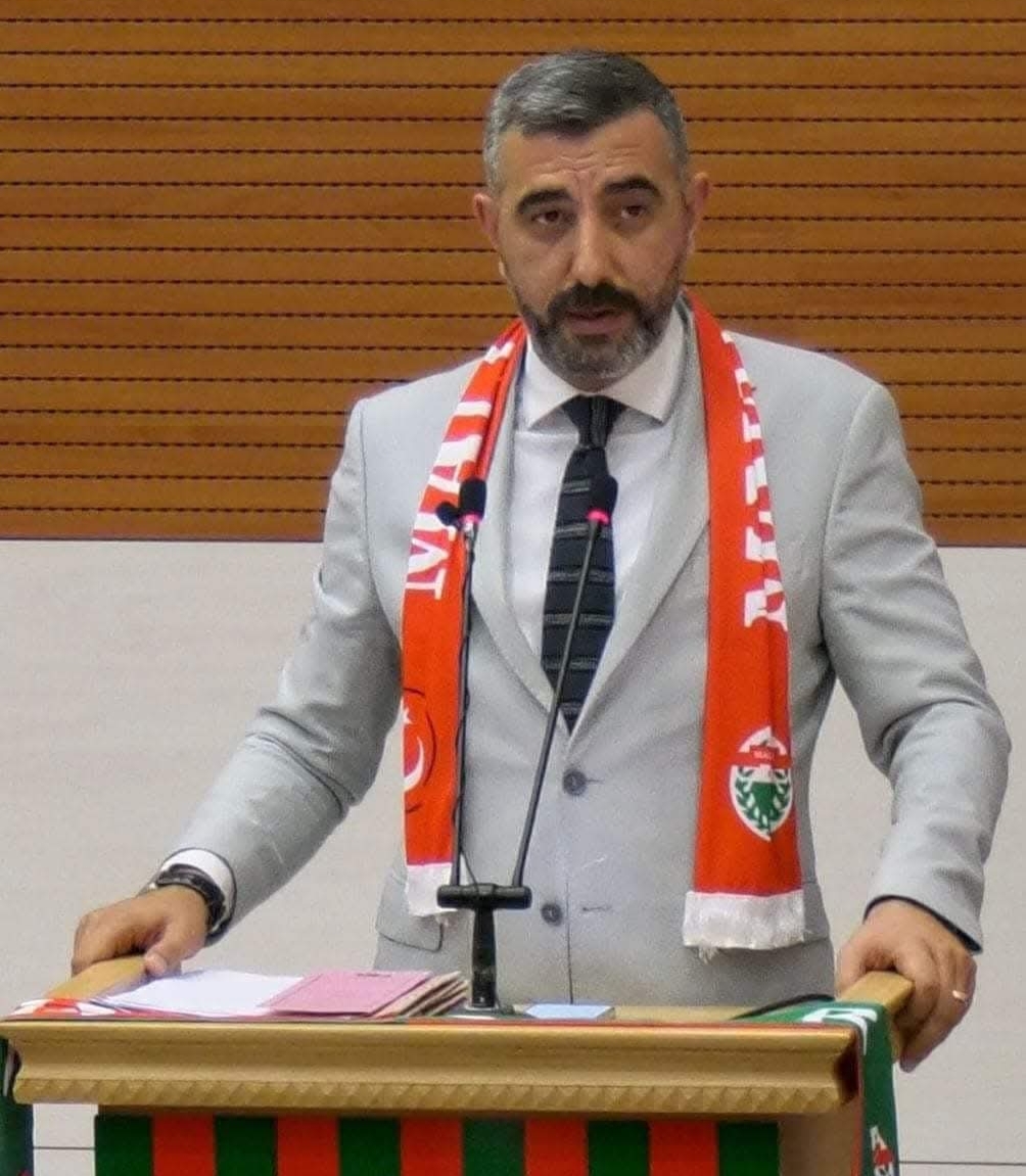 Maltepespor Kulübü Başkanı Ömer Lefzan görevini bırakıyor !