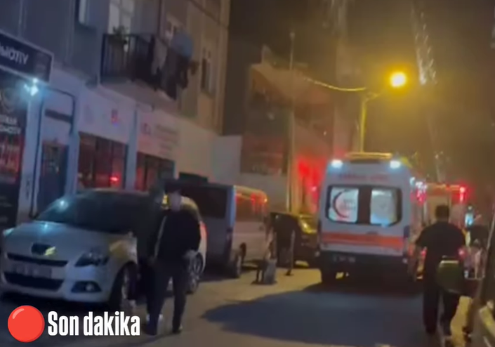 Maltepe Altayçeşme’de Bina Yangını! Ekipler Seferber Oldu.