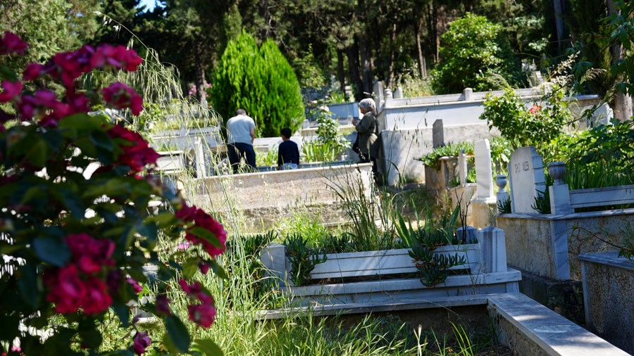Maltepe’de bayramda mezarlıklara ücretsiz ring seferleri başladı